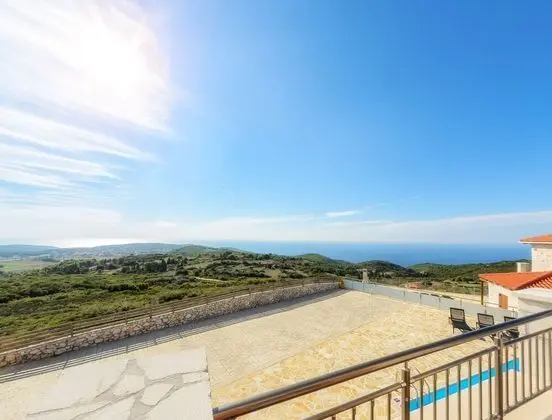 Traditional Villa, 3 Yatak Odası, Havuz Manzaralı