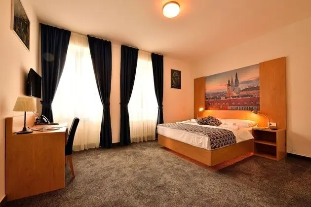 Standard Tek Büyük Yataklı Oda