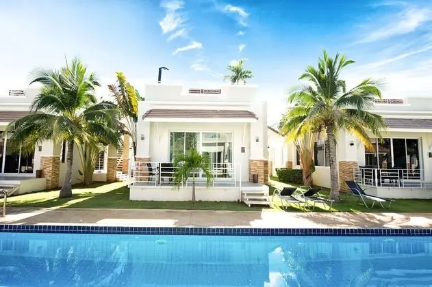 Deluxe Poolside Villa 2 Bedrooms