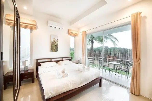Deluxe Poolside Villa 2 Bedrooms