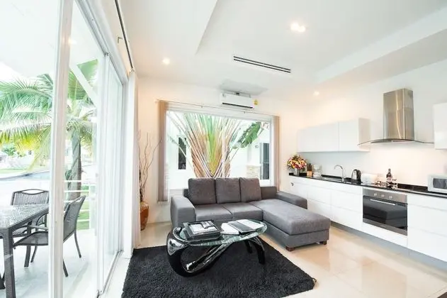 Deluxe Poolside Villa 2 Bedrooms