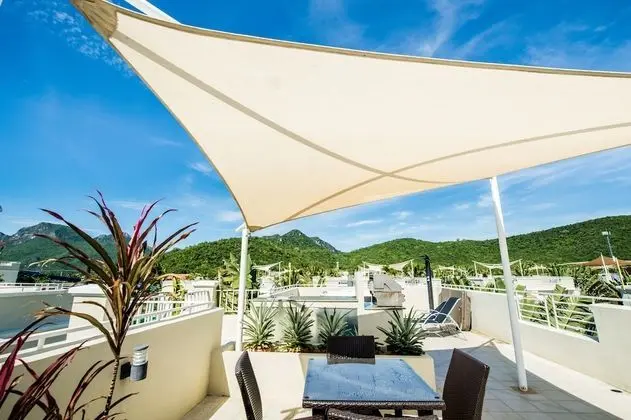 Deluxe Poolside Villa 2 Bedrooms