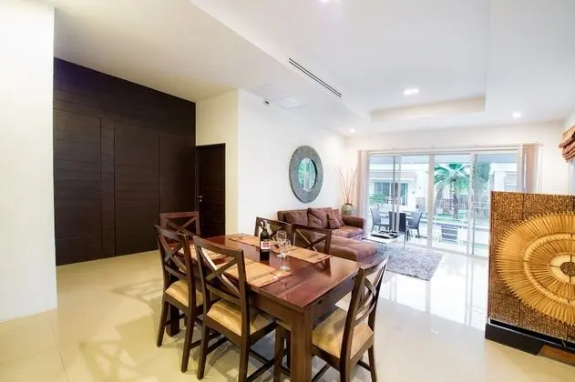 Executive Poolside Villa 2 Bedrooms