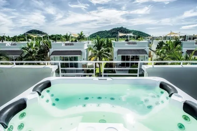 Executive Poolside Villa 2 Bedrooms