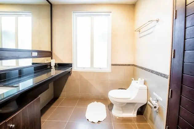 Executive Poolside Villa 2 Bedrooms