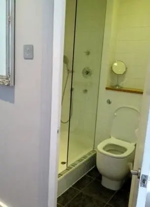 Standard Tek Büyük Yataklı Oda, Banyolu/Duşlu