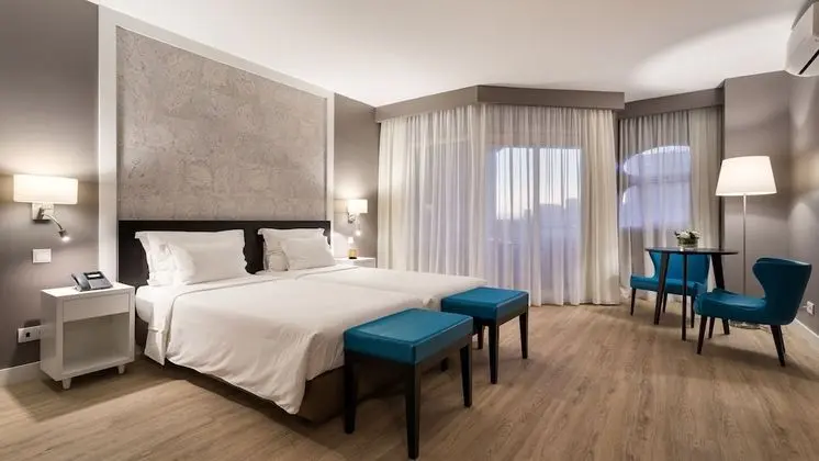 Tek Büyük veya İki Ayrı Yataklı Oda