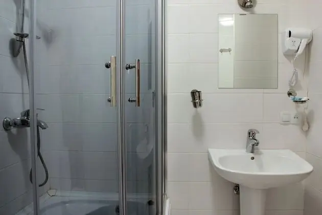 Standard Tek Büyük veya İki Ayrı Yataklı Oda