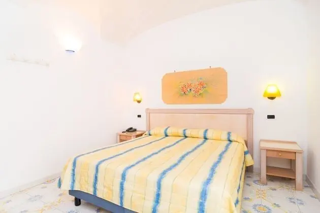 Comfort Tek Büyük veya İki Ayrı Yataklı Oda