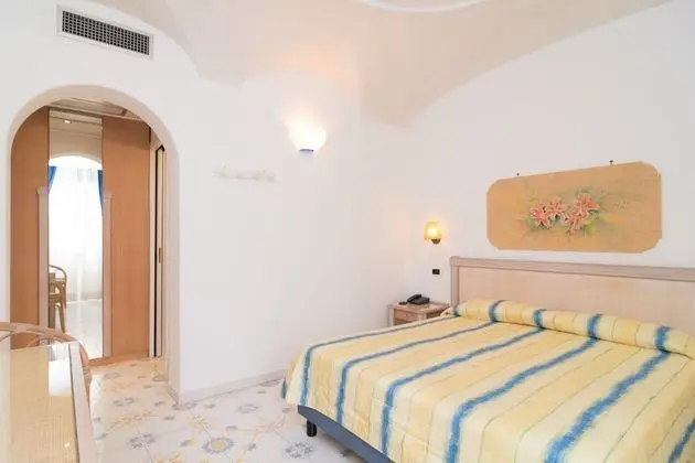 Comfort Tek Büyük veya İki Ayrı Yataklı Oda