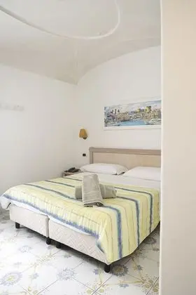 Comfort Tek Büyük veya İki Ayrı Yataklı Oda