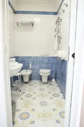 Comfort Tek Büyük veya İki Ayrı Yataklı Oda