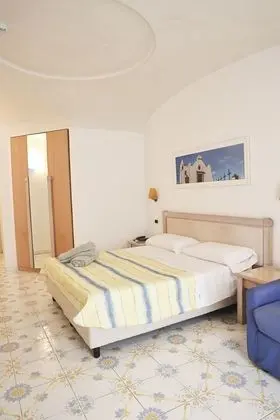 Deluxe Tek Büyük veya İki Ayrı Yataklı Oda