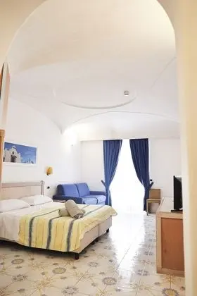 Deluxe Tek Büyük veya İki Ayrı Yataklı Oda