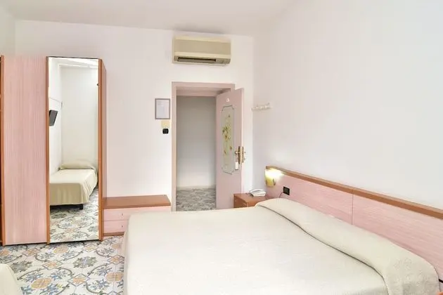 Standard Tek Büyük veya İki Ayrı Yataklı Oda, Balkon