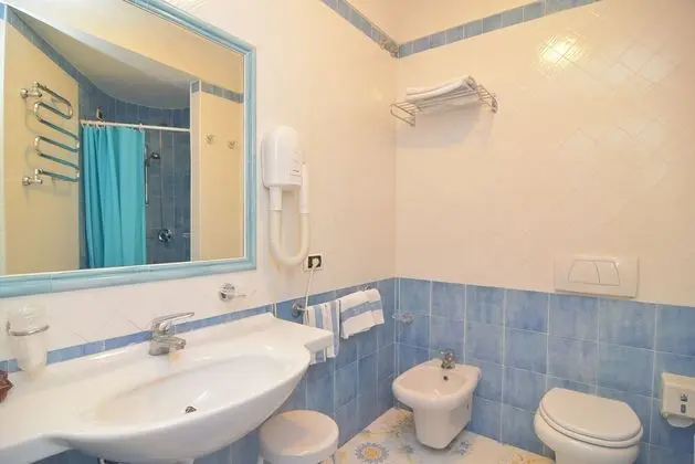 Standard Tek Büyük veya İki Ayrı Yataklı Oda, Balkon