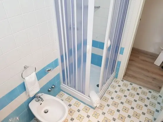 Economy Büyük Yataklı Tek Kişilik Oda