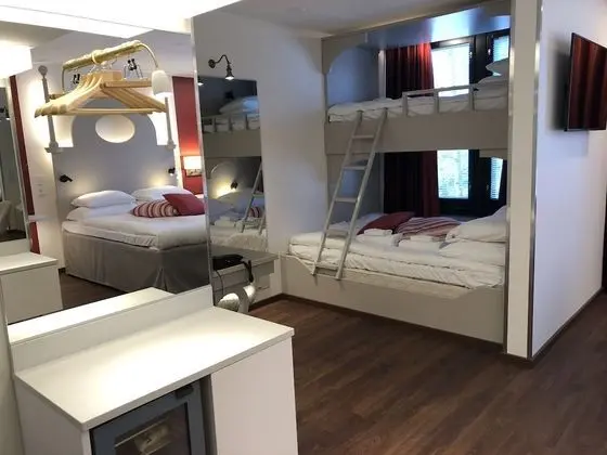 Standard Oda, 1 Büyük (Queen) Boy Yatak (two extra beds possible)