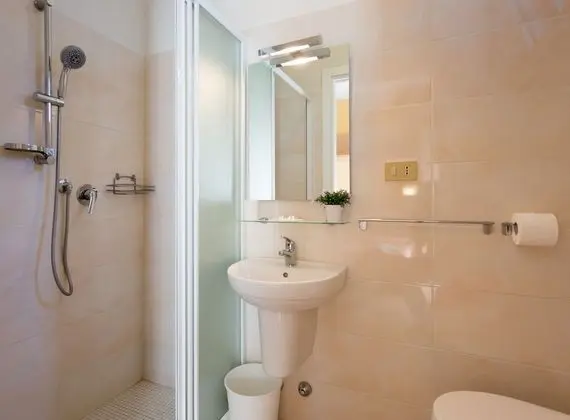 Standard Tek Büyük veya İki Ayrı Yataklı Oda, Balkon