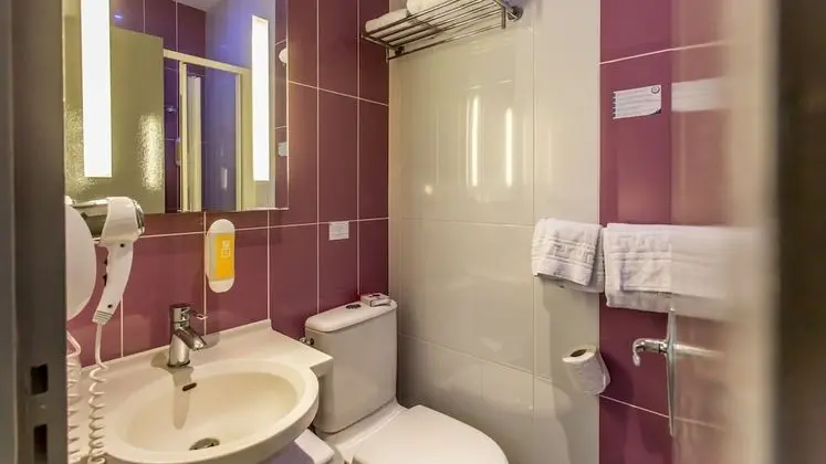 Comfort Tek Büyük Yataklı Oda