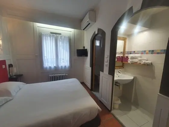 Traditional Tek Büyük Yataklı Oda