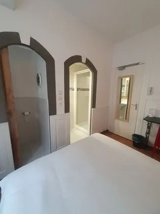 Traditional Tek Büyük Yataklı Oda