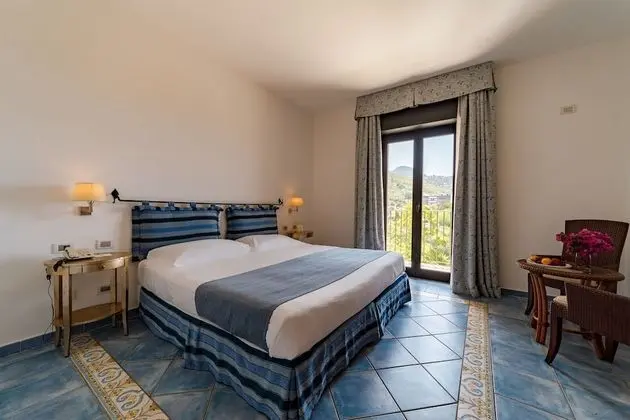 Deluxe Üç Kişilik Oda