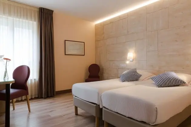 Tek Büyük Yataklı Oda, 1 Çift Kişilik Yatak, Avlu Manzaralı
