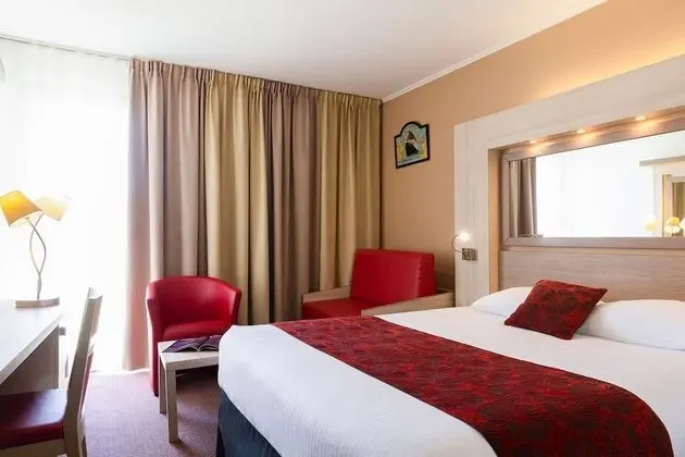 Comfort Tek Büyük Yataklı Oda