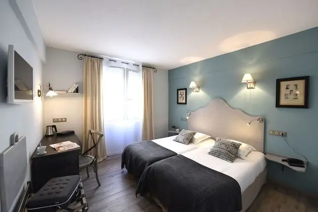 Büyük Yataklı Tek Kişilik Oda
