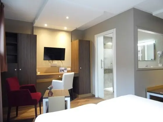 Superior Tek Büyük veya İki Ayrı Yataklı Oda