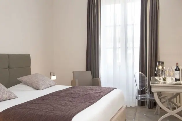 Comfort Tek Büyük Yataklı Oda