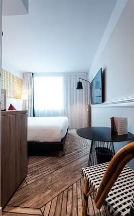 Premium Tek Büyük Yataklı Oda