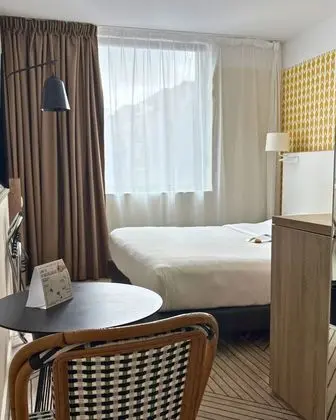 Premium Tek Büyük Yataklı Oda
