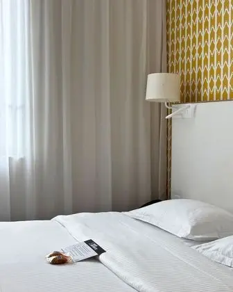 Premium Tek Büyük Yataklı Oda