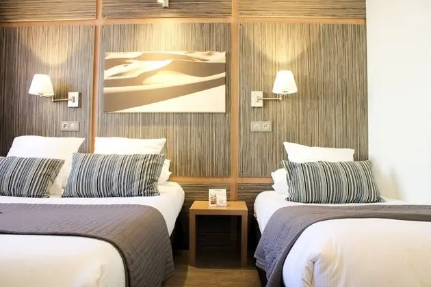 Standard Üç Kişilik Oda, Avlu Manzaralı