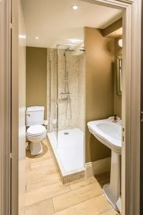 Standard Oda, 1 Büyük (Queen) Boy Yatak, Sigara İçilmez