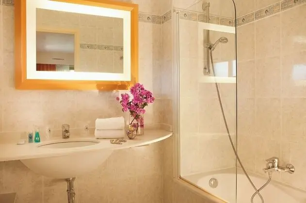 Comfort Tek Büyük veya İki Ayrı Yataklı Oda, Teras