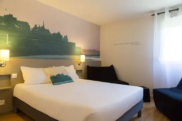 Premium Tek Büyük Yataklı Oda