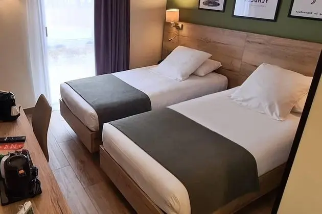 Tek Büyük veya İki Ayrı Yataklı Oda