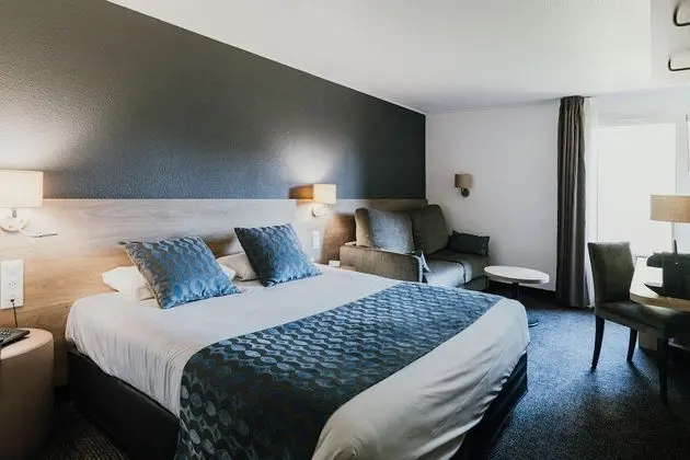 Superior Oda, 1 Büyük (Queen) Boy Yatak ve Çekyat, Sigara İçilmez, Küvet (with Sofabed)