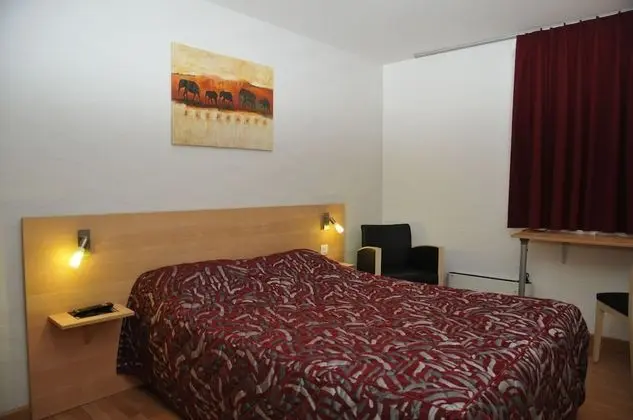 Standard Tek Büyük Yataklı Oda