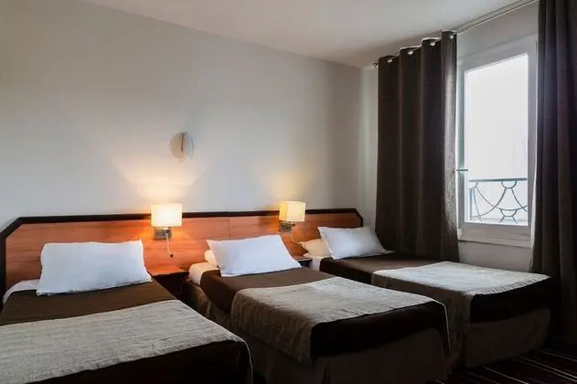 Üç Kişilik Oda (queen bed & single bed)