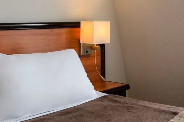 Üç Kişilik Oda (queen bed & single bed)