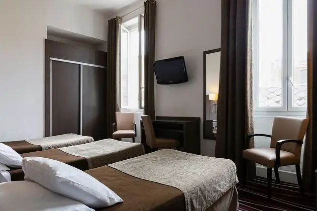 Üç Kişilik Oda (queen bed & single bed)