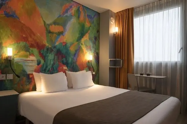 Comfort Tek Büyük Yataklı Oda