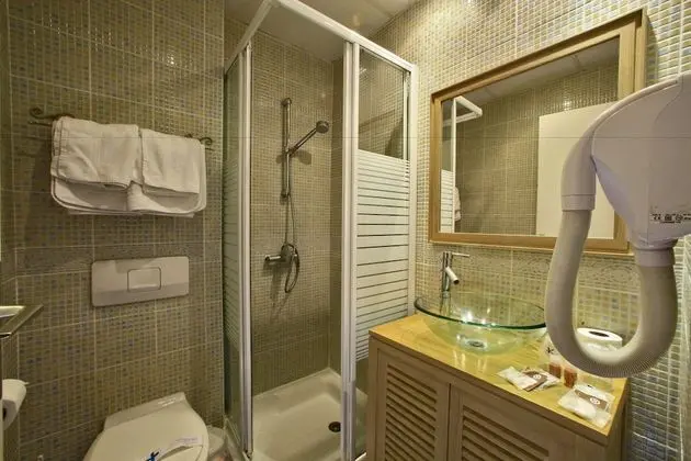 Standard Tek Büyük Yataklı Oda