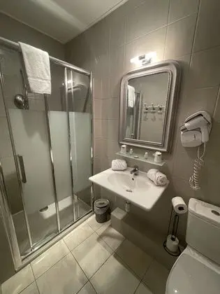 Superior Tek Büyük veya İki Ayrı Yataklı Oda