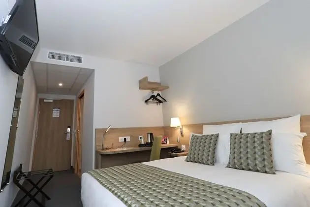 Tek Büyük Yataklı Oda