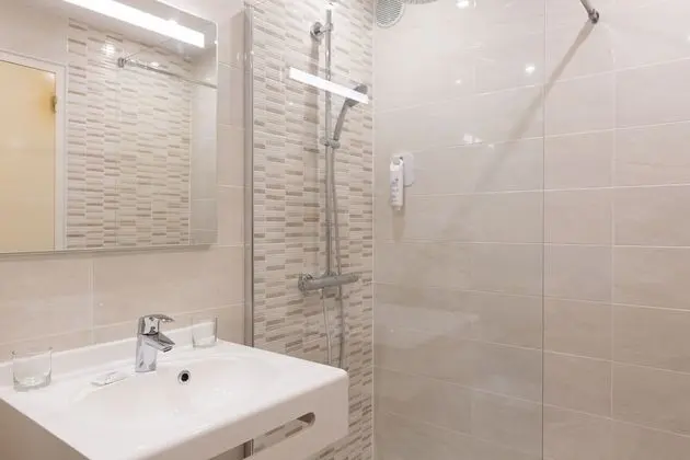 Standard Tek Büyük Yataklı Oda